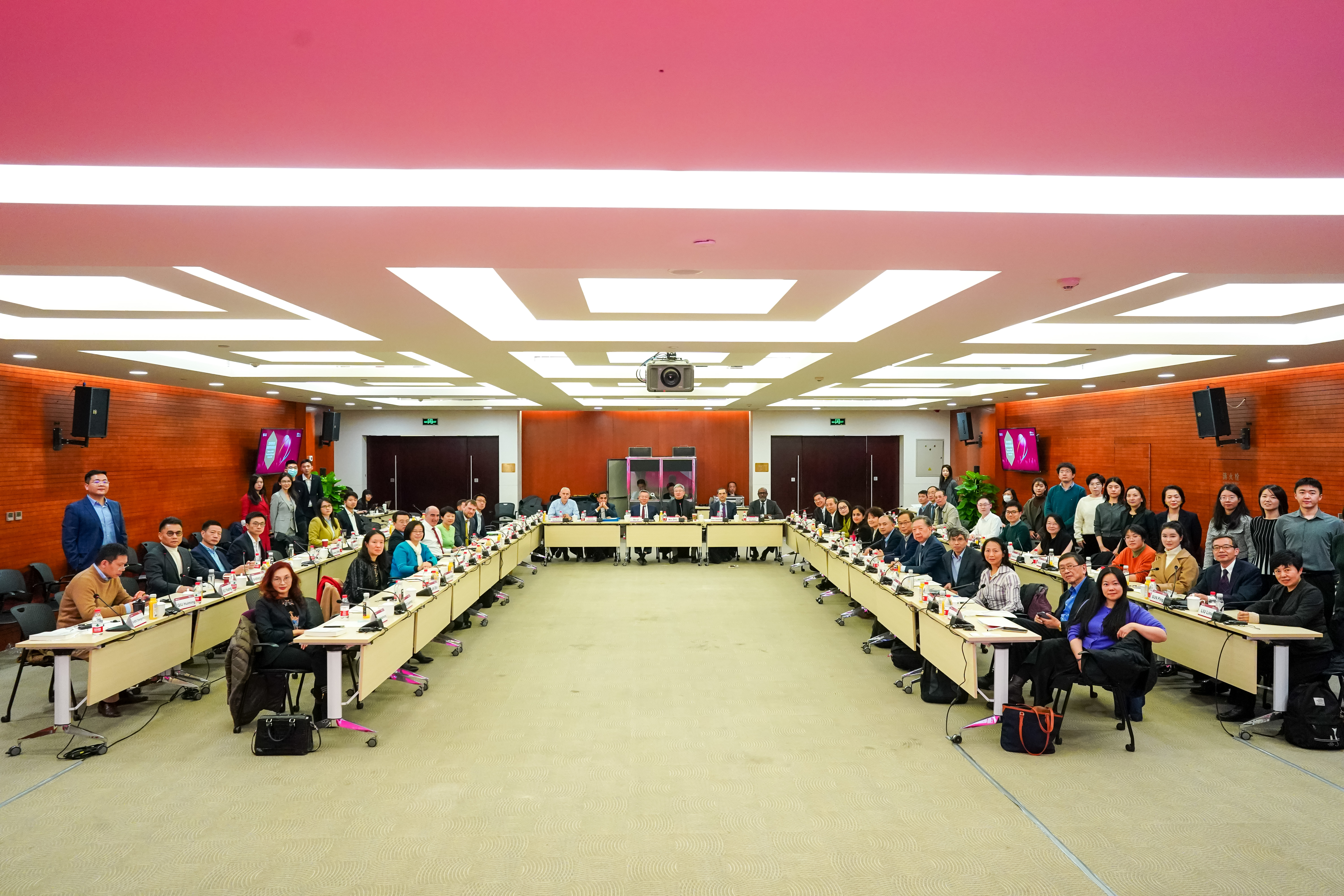 3、20231207-50人论坛研讨会-金融学院-研讨会合影.jpg