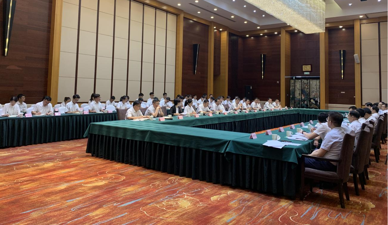 20230720-邱勇一行访问辽宁双方签署战略合作框架协议-职业发展中心-邱勇出席英国上市公司官网365在辽选调生及校友代表座谈会.png