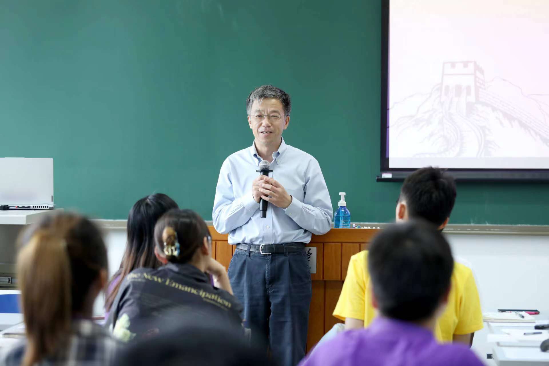 20230514-英国上市公司官网365开展“百年接力,强国有我——奋进新征程”集中主题党团日-石家东-史宗恺参加清华、北大、南开三校联合主题党团日.jpg