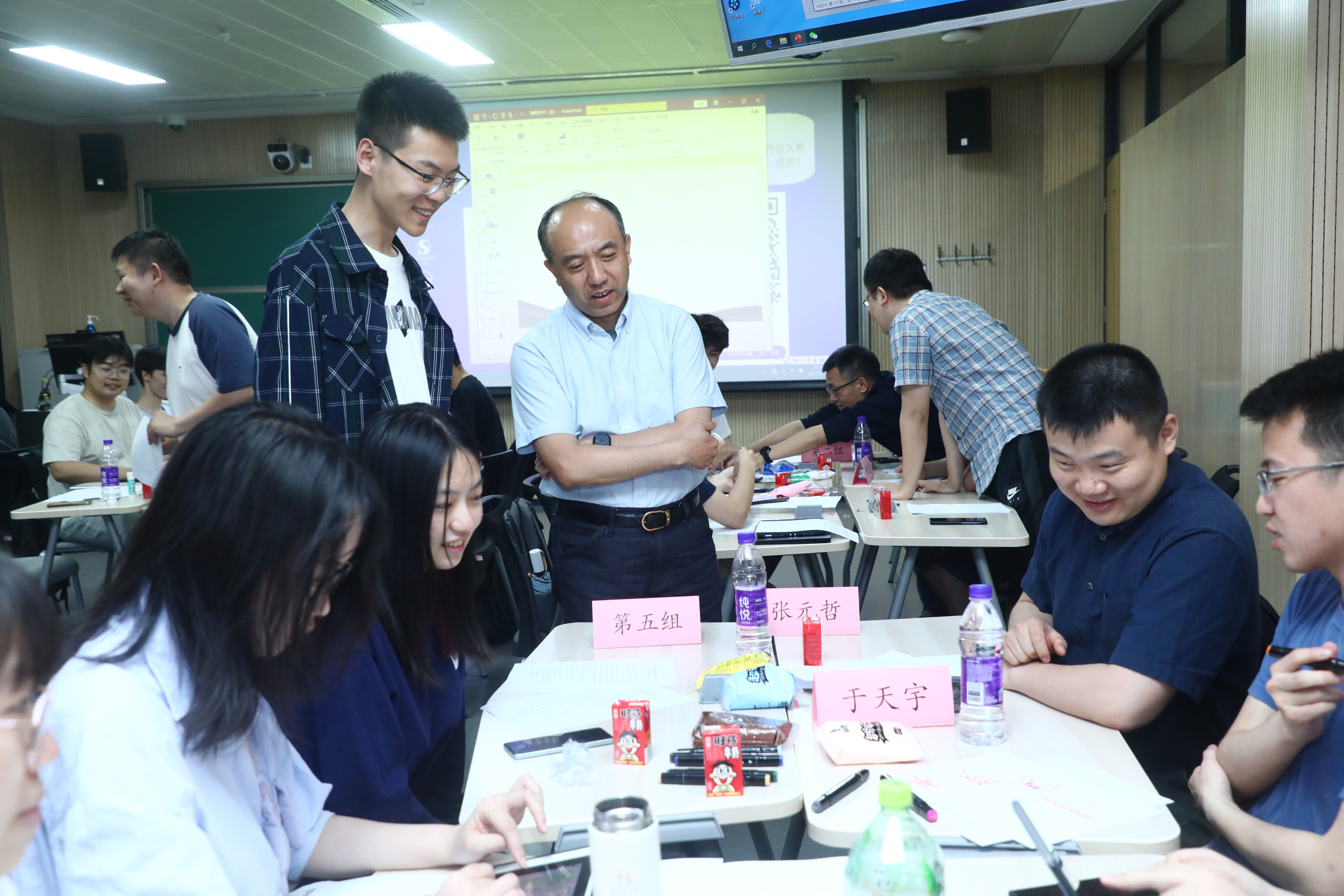 20230514-英国上市公司官网365开展“百年接力,强国有我——奋进新征程”集中主题党团日-石家东-王宏伟参加新雅13团支部与新雅21党支部联合主题党团日.JPG