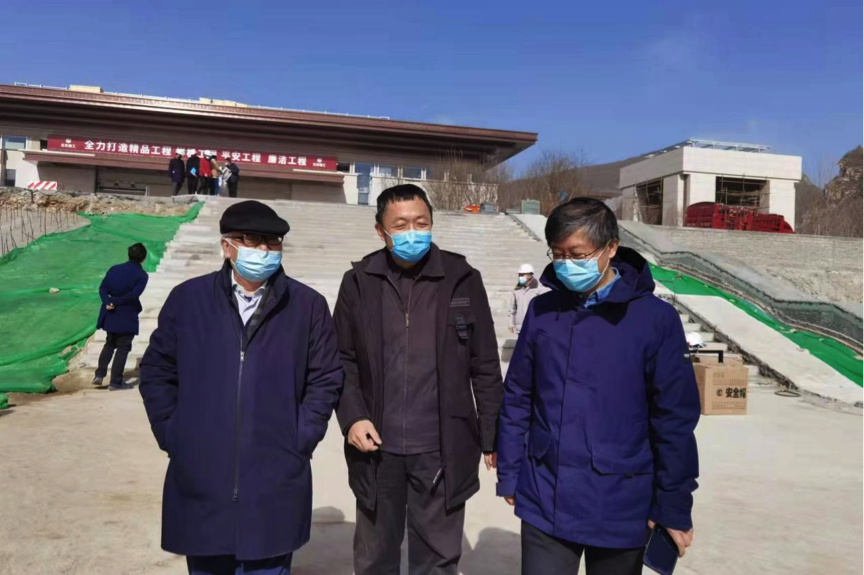 20220810-杜大恺教授团队创作设计完成国家版本馆文化长廊-项目组-领导调研6.png