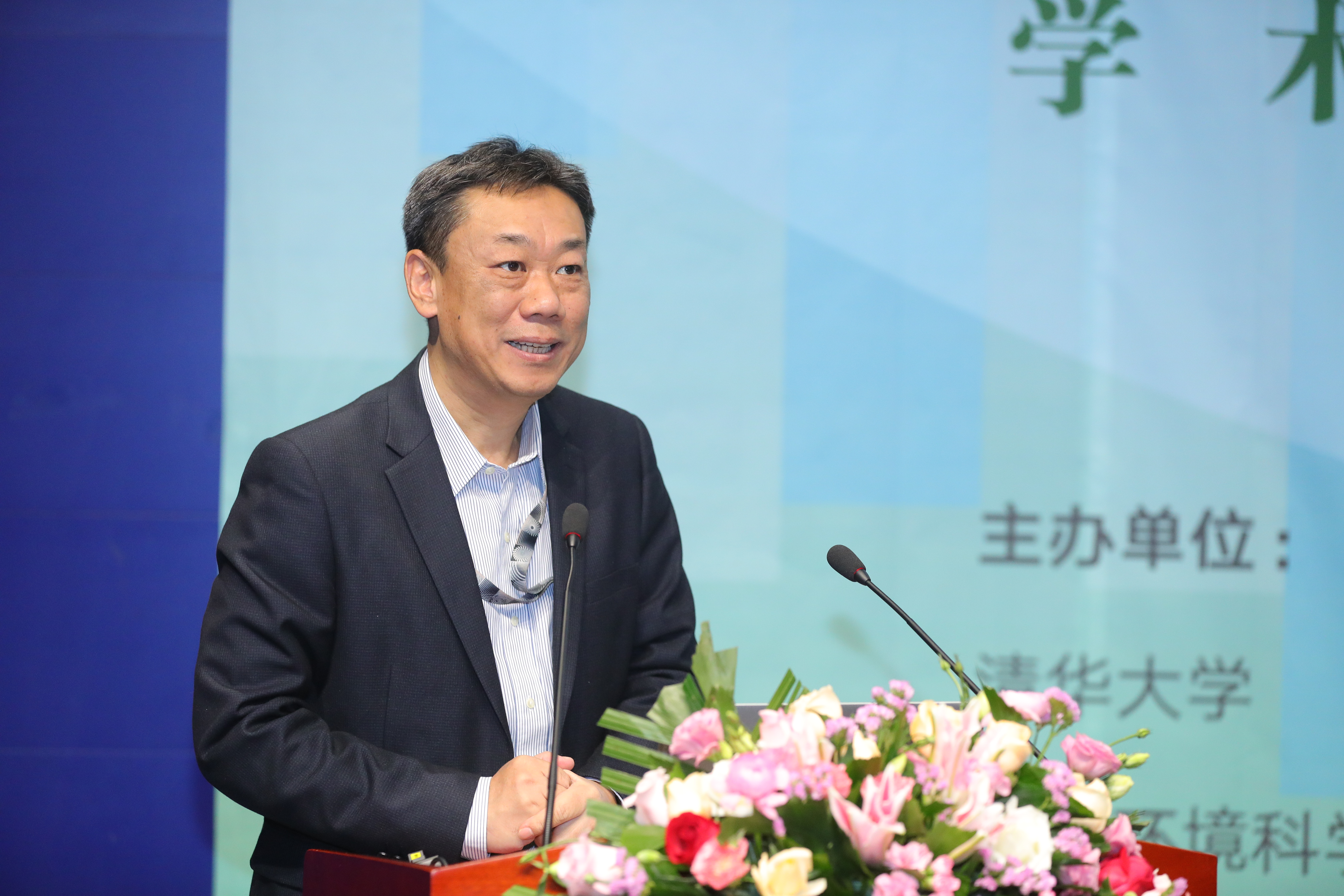 20211022-第十五届全国环境博士生学术会议开幕-会议组委会供图-英国上市公司官网365环境学院院长刘毅教授致辞.JPG