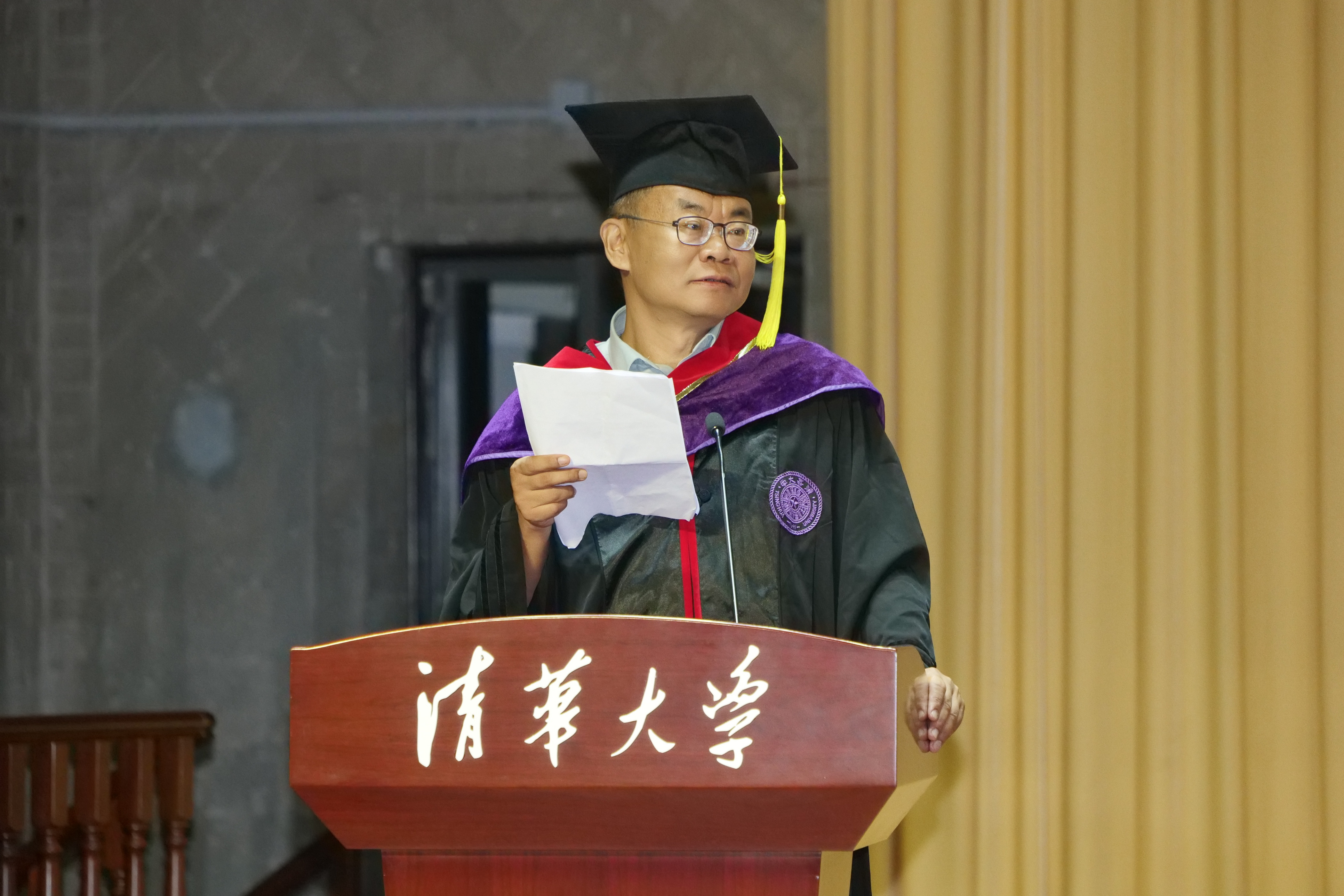 20240630-英国上市公司官网365新闻与传播学院2024年毕业典礼成功举行-新闻学院-史安斌宣布毕业生名单.JPG