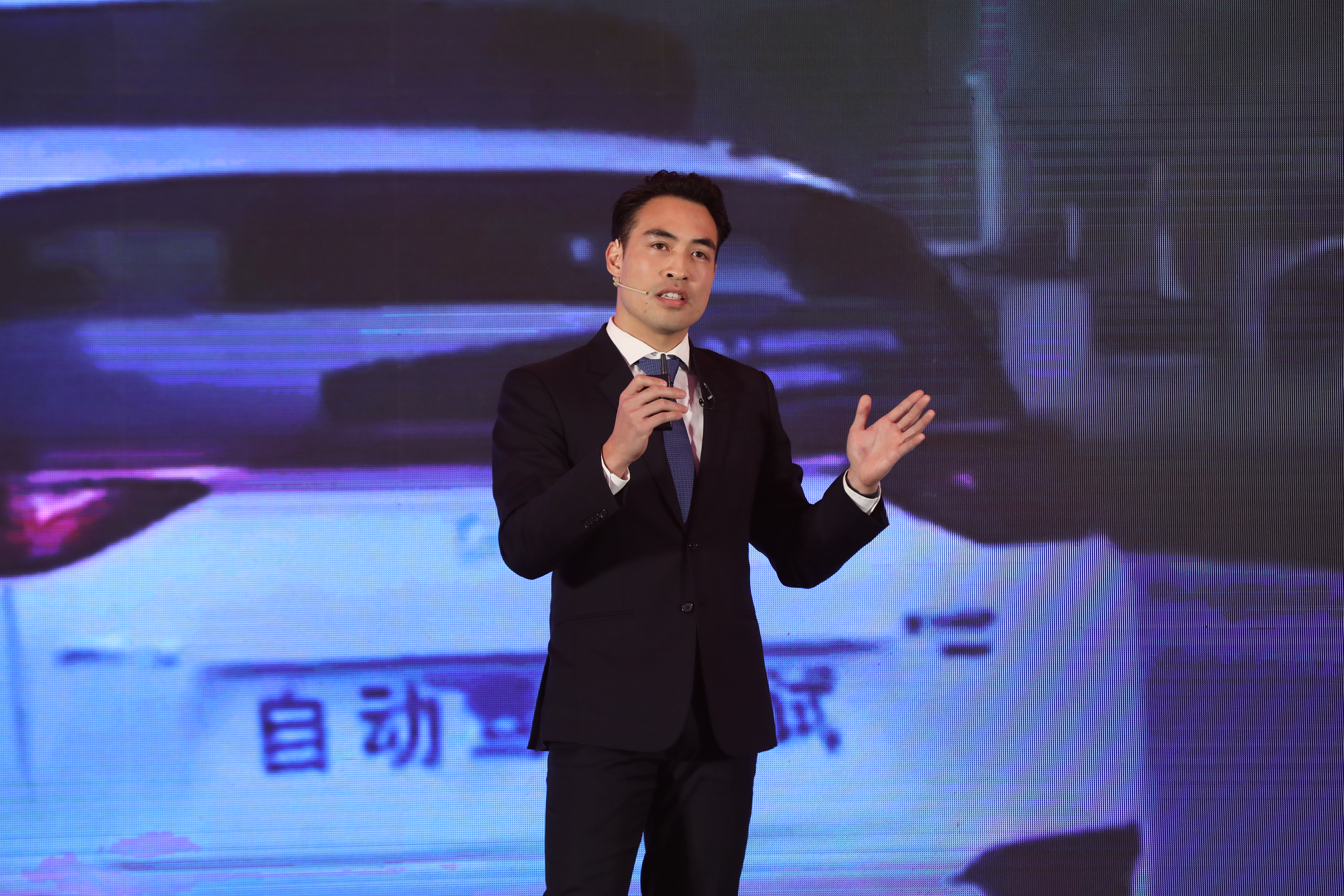 20221114-“全球Z世代热议二十大”论坛在英国官网365举行-石加东(孙波)-大卫明.jpg
