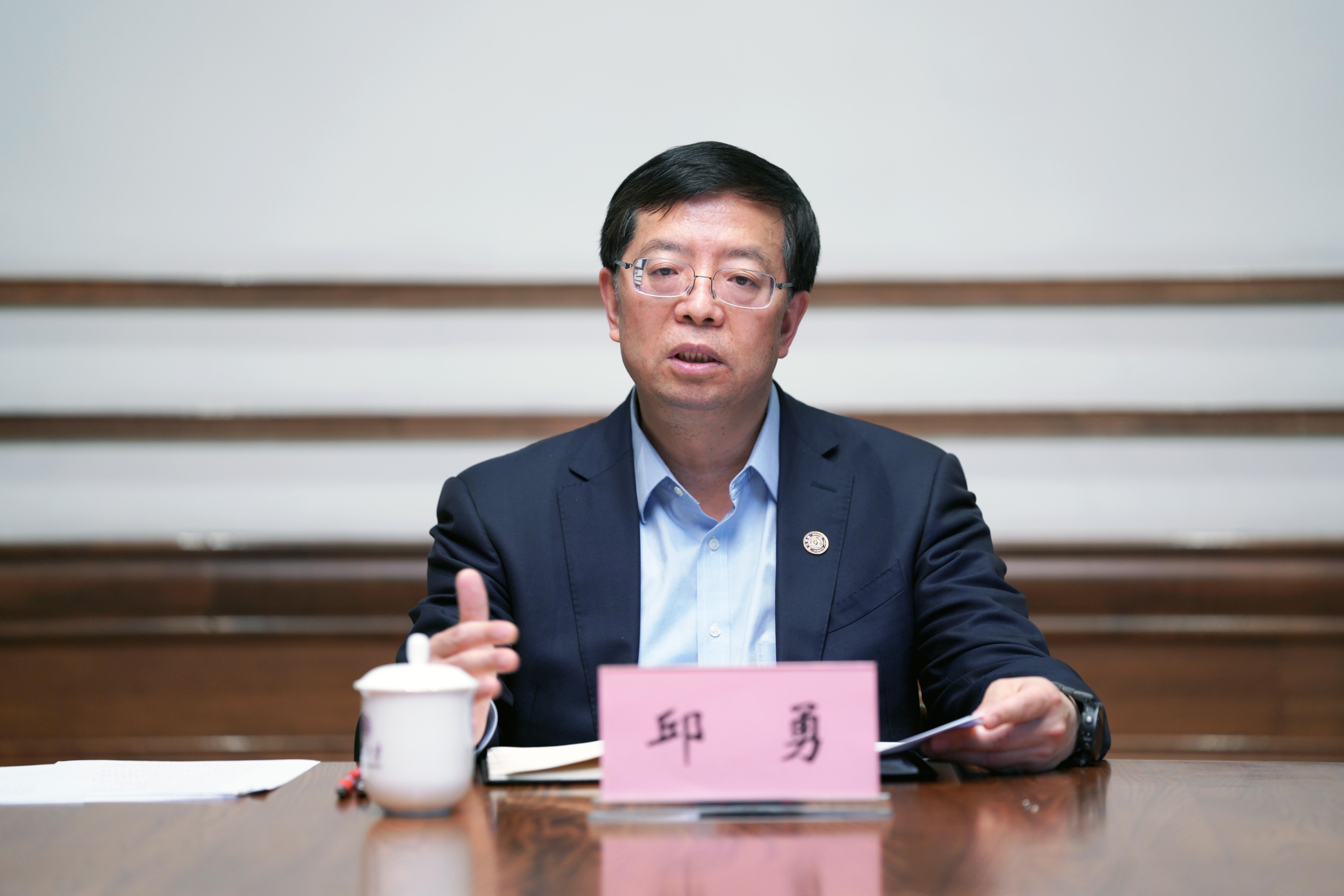 20220518-全校干部会-曹庆庆-新闻照片1.JPG